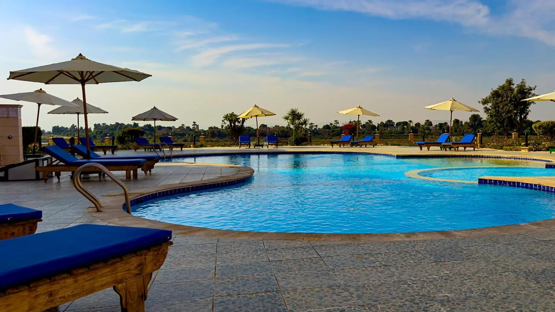 Nile-Front Panoramic Apartment Luxor